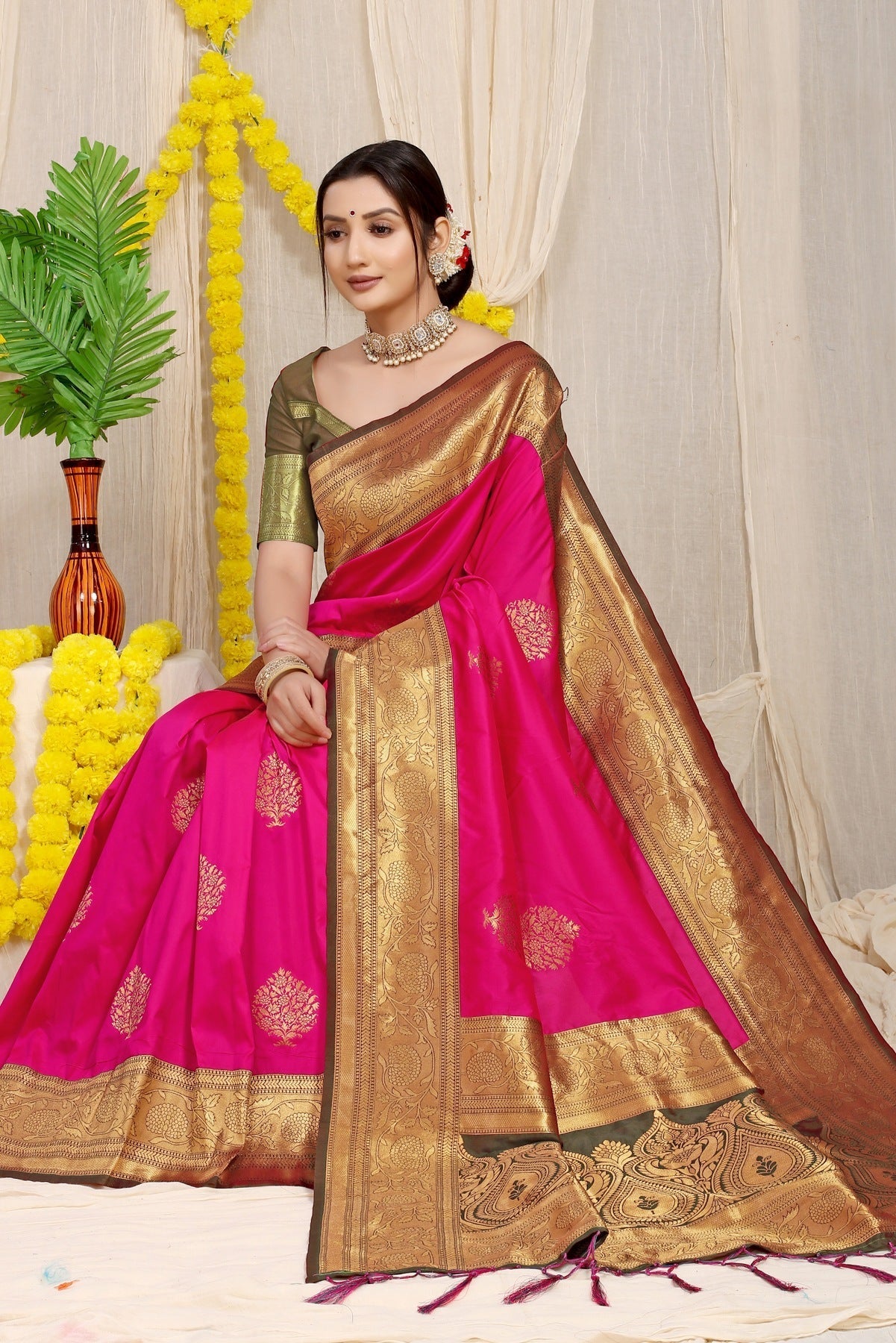 Demesne Dark Pink Banarasi Silk Saree With Forbearance Blouse Piece