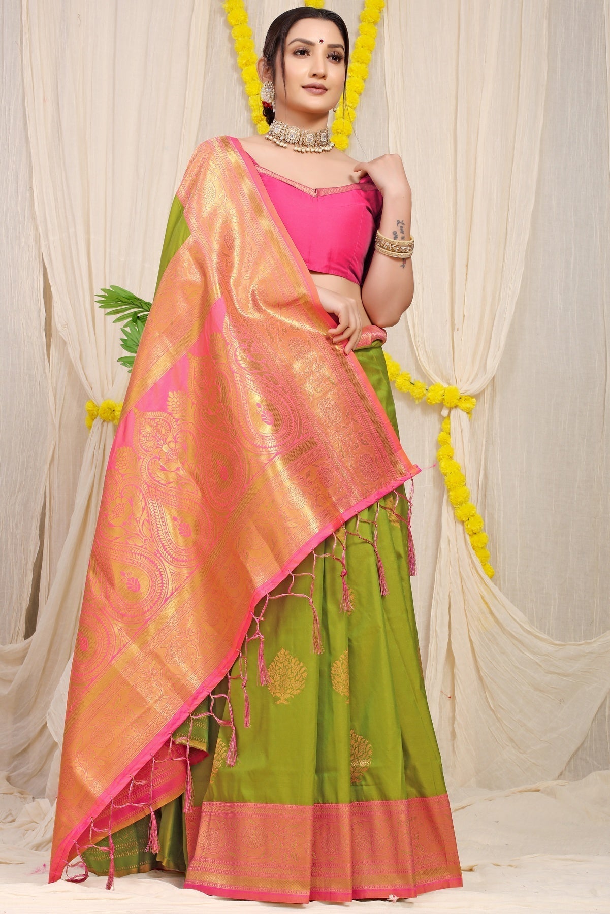 Fairytale Mehndi Banarasi Silk Saree With Forbearance Blouse Piece