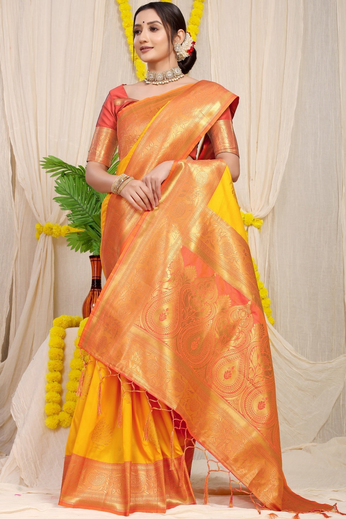 Mesmerising Yellow Banarasi Silk Saree With Forbearance Blouse Piece