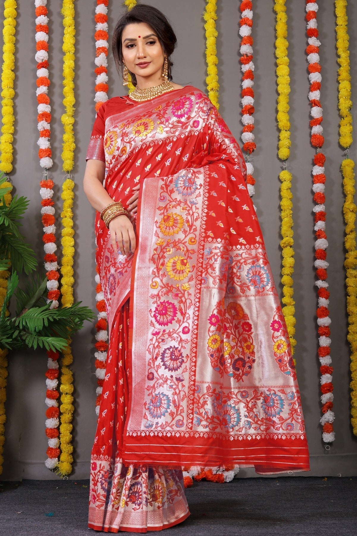 Dazzling Red Banarasi Silk Saree With Scintilla Blouse Piece