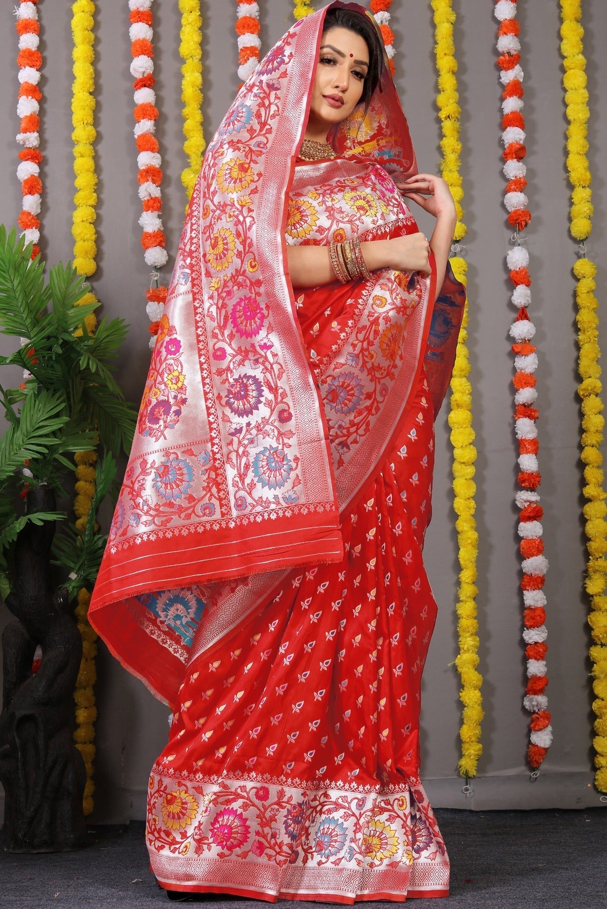 Dazzling Red Banarasi Silk Saree With Scintilla Blouse Piece