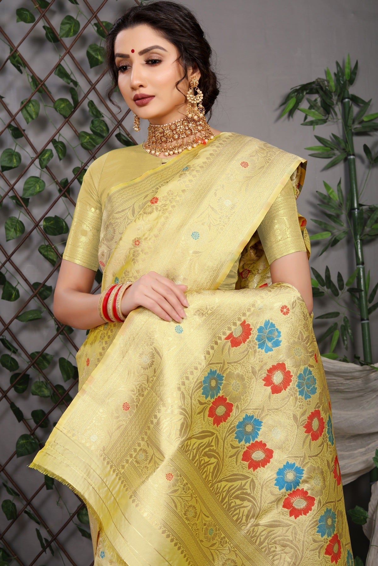 Delectable Beige Banarasi Silk Saree With Skinny Blouse Piece