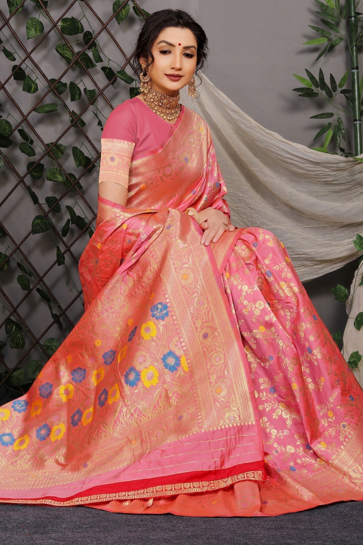 Magnetic Pink Banarasi Silk Saree With Skinny Blouse Piece