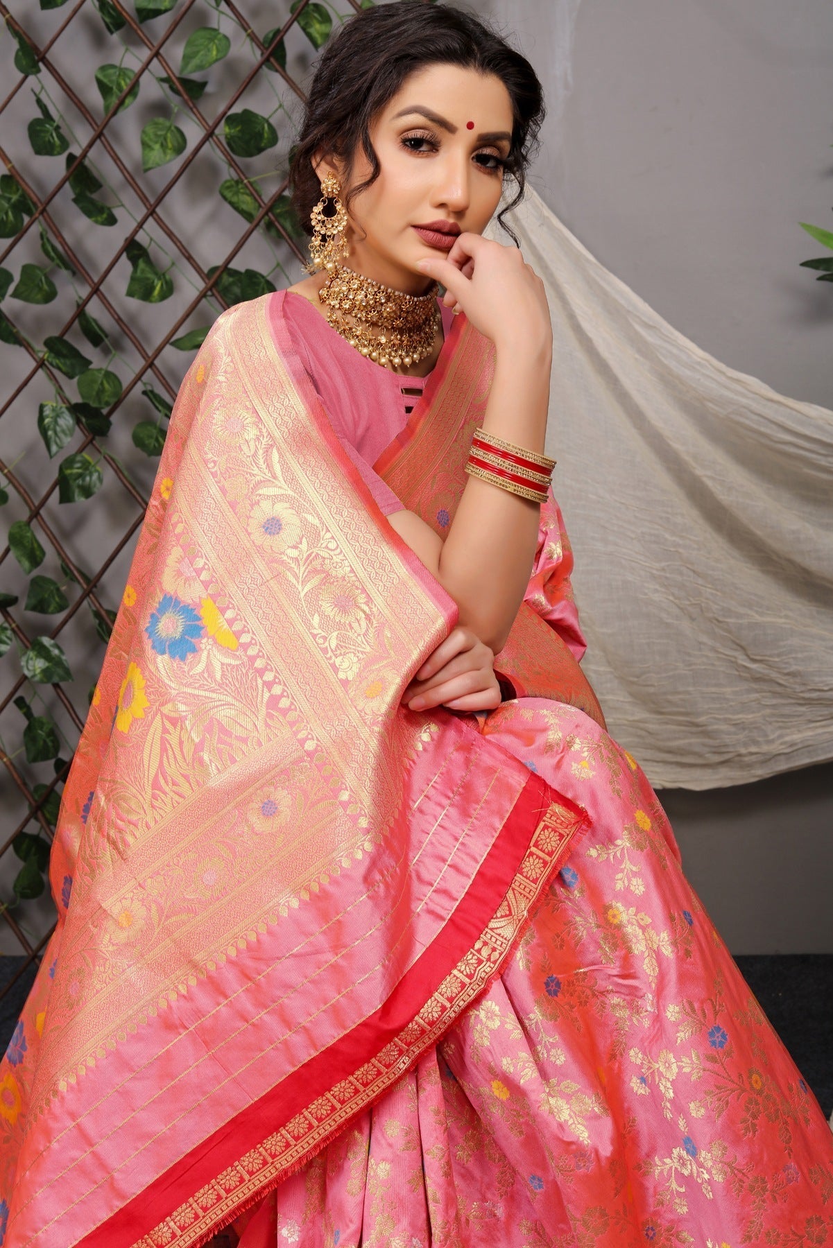 Magnetic Pink Banarasi Silk Saree With Skinny Blouse Piece