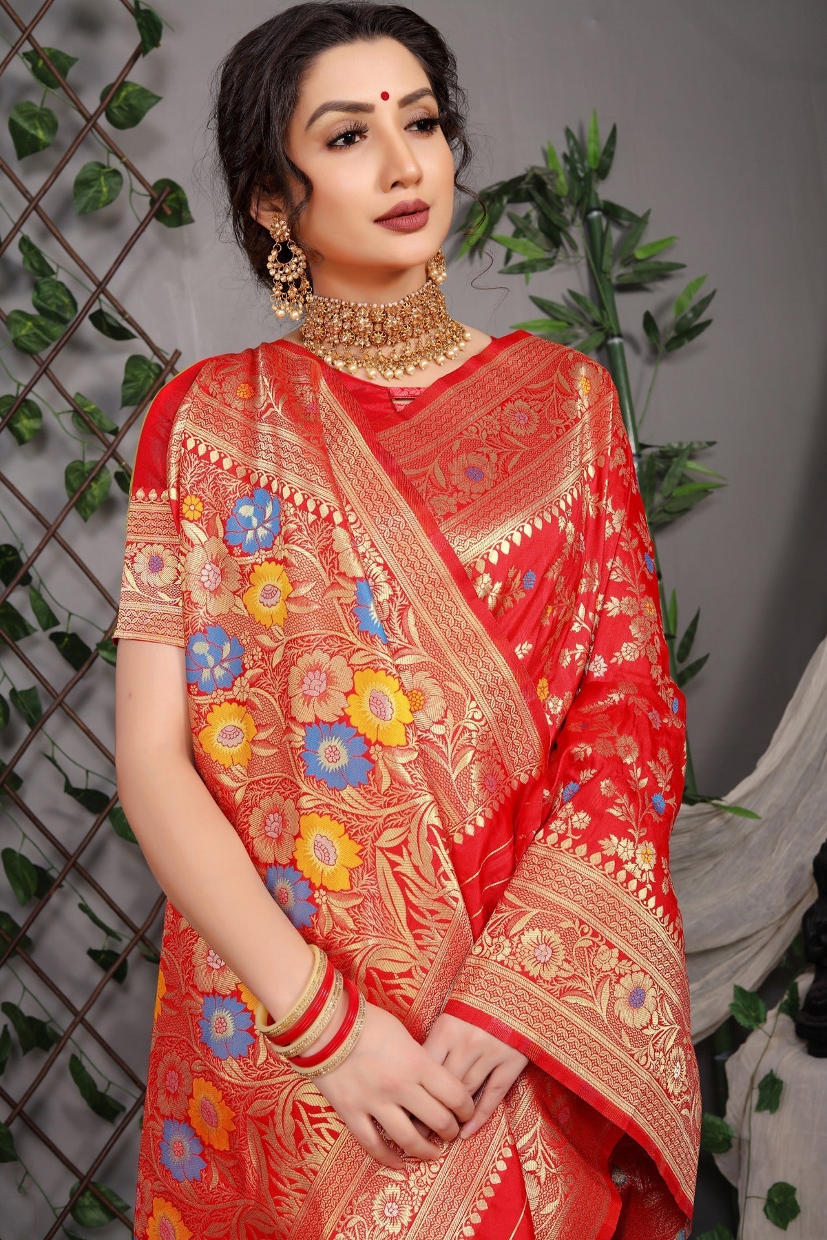 Denouement Red Banarasi Silk Saree With Skinny Blouse Piece