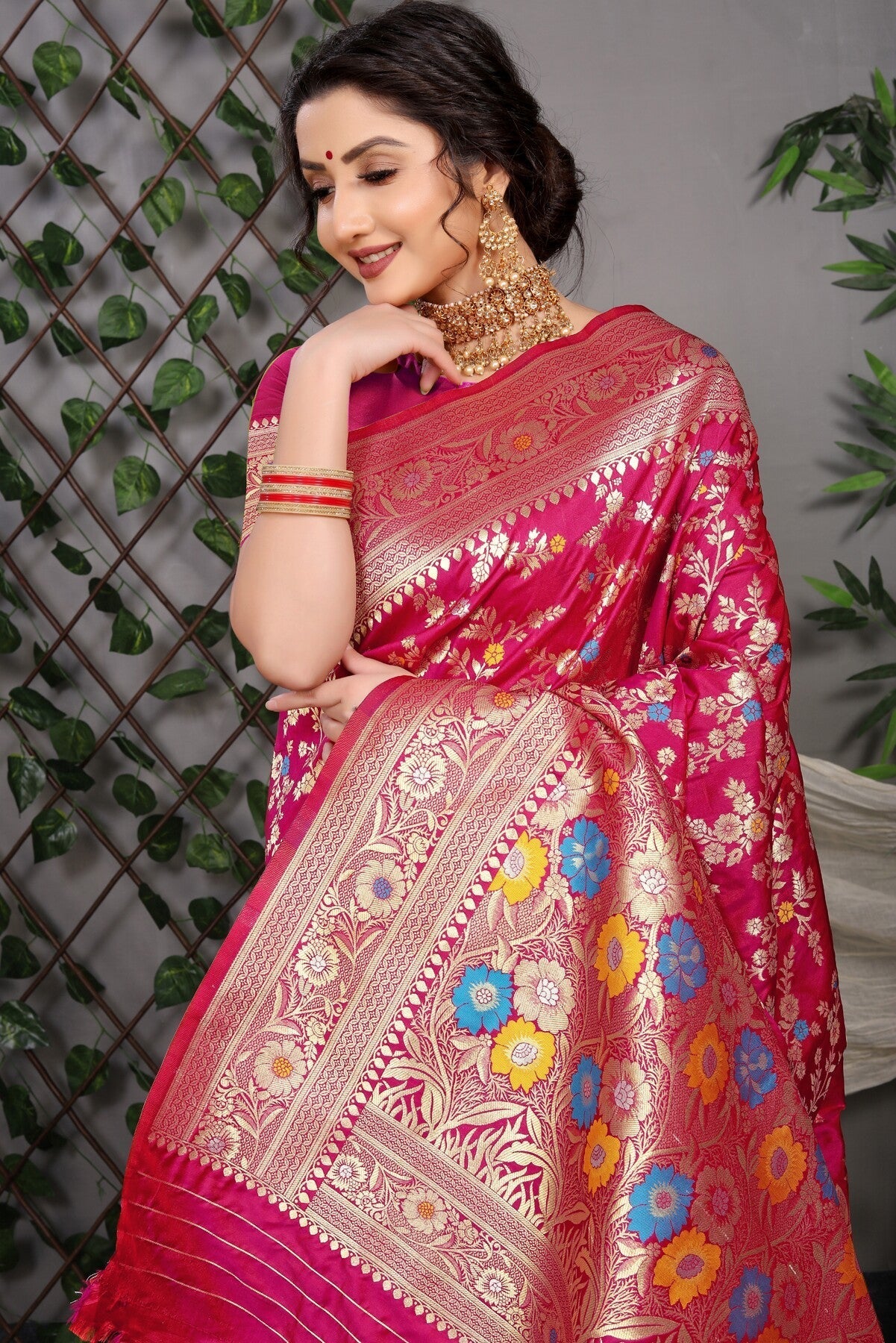 Devastating Wine Banarasi Silk Saree With Skinny Blouse Piece