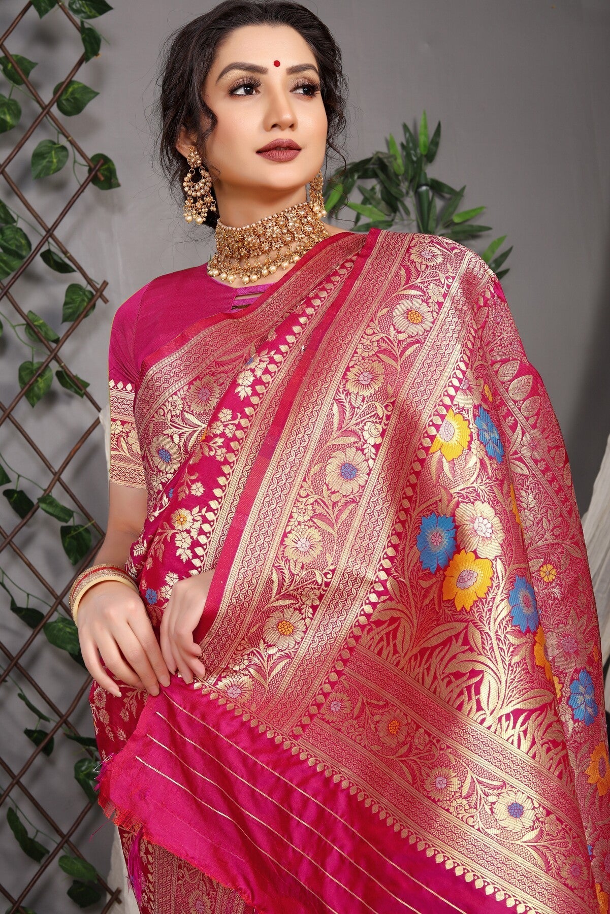 Devastating Wine Banarasi Silk Saree With Skinny Blouse Piece