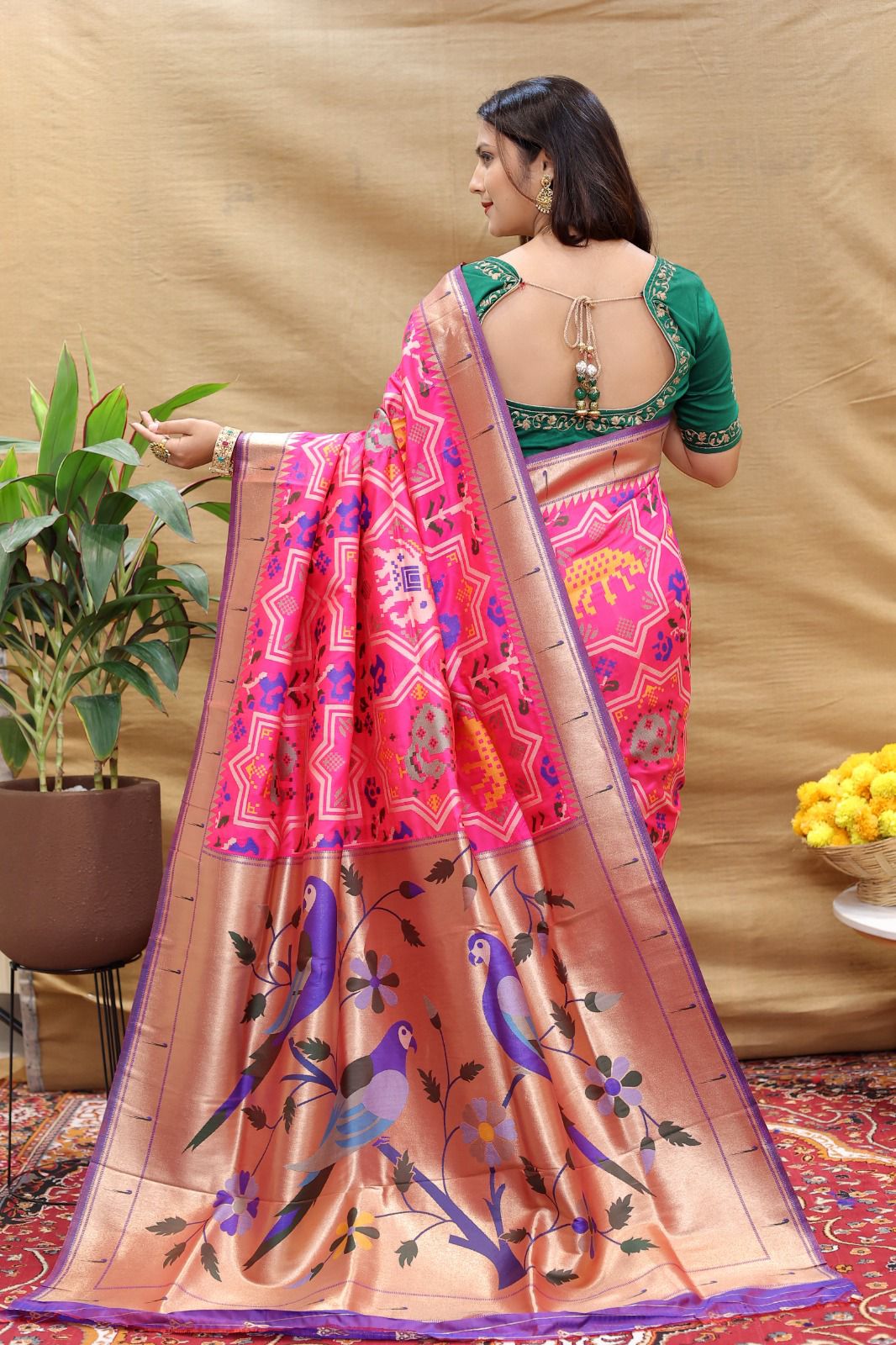 Fancifull Dark Pink Paithani Silk Saree With Classic Blouse Piece