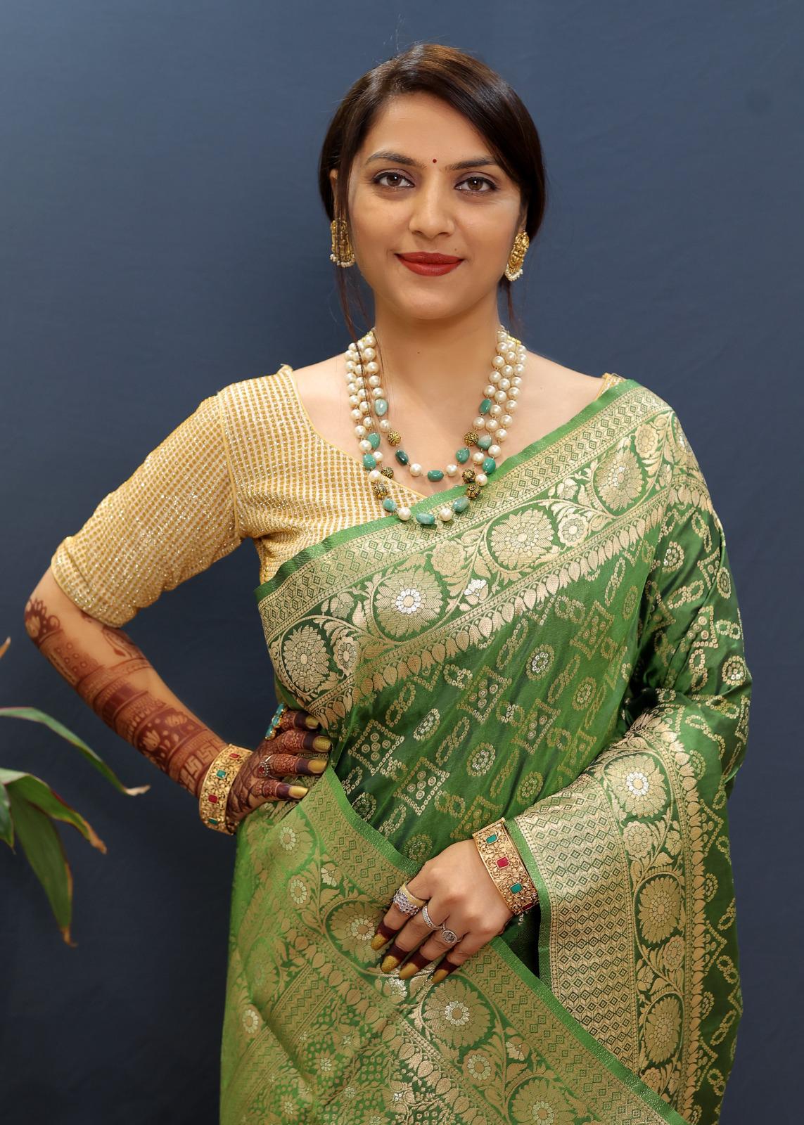 Enticing Green Soft Banarasi Silk Saree With Dissemble Blouse Piece