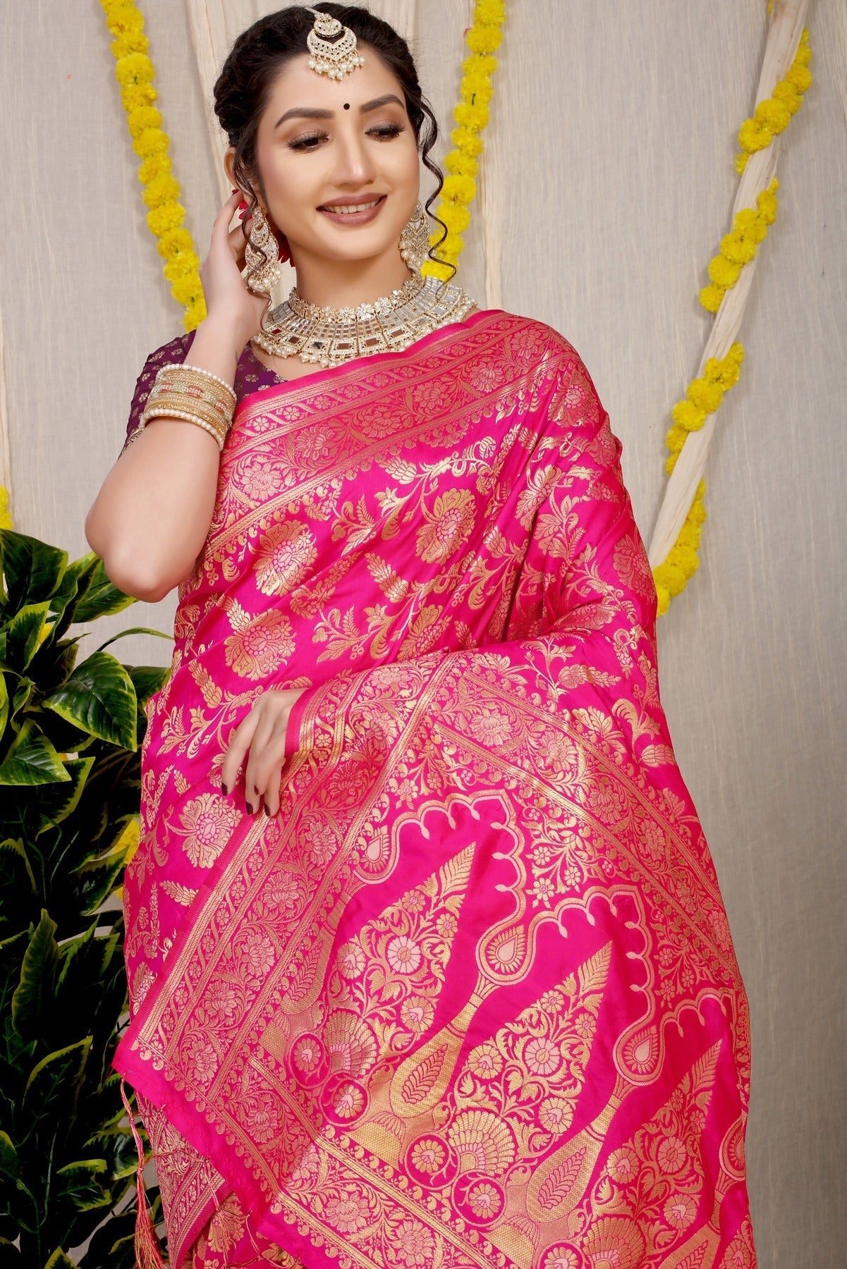 Extraordinary Dark Pink Soft Banarasi Silk Saree With Nemesis Blouse Piece