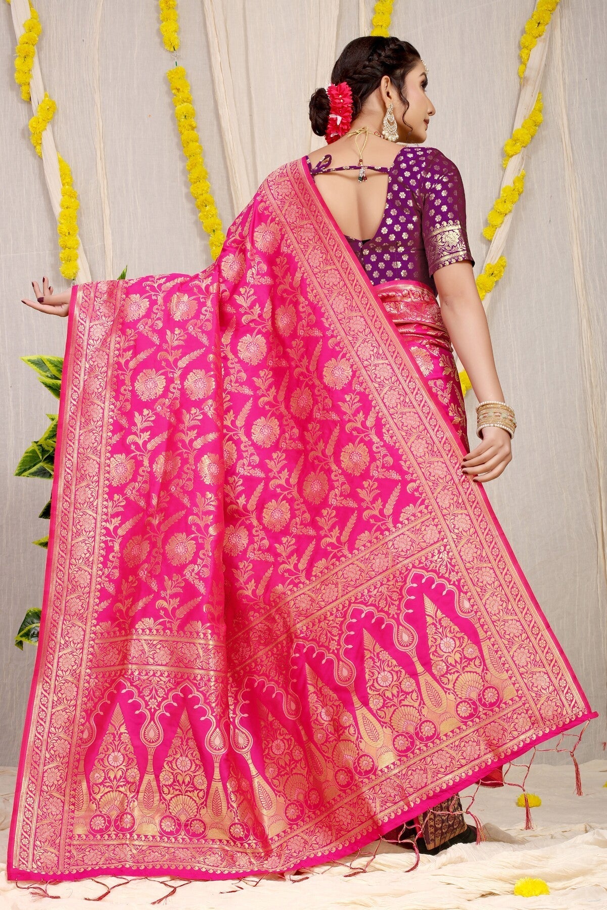 Extraordinary Dark Pink Soft Banarasi Silk Saree With Nemesis Blouse Piece