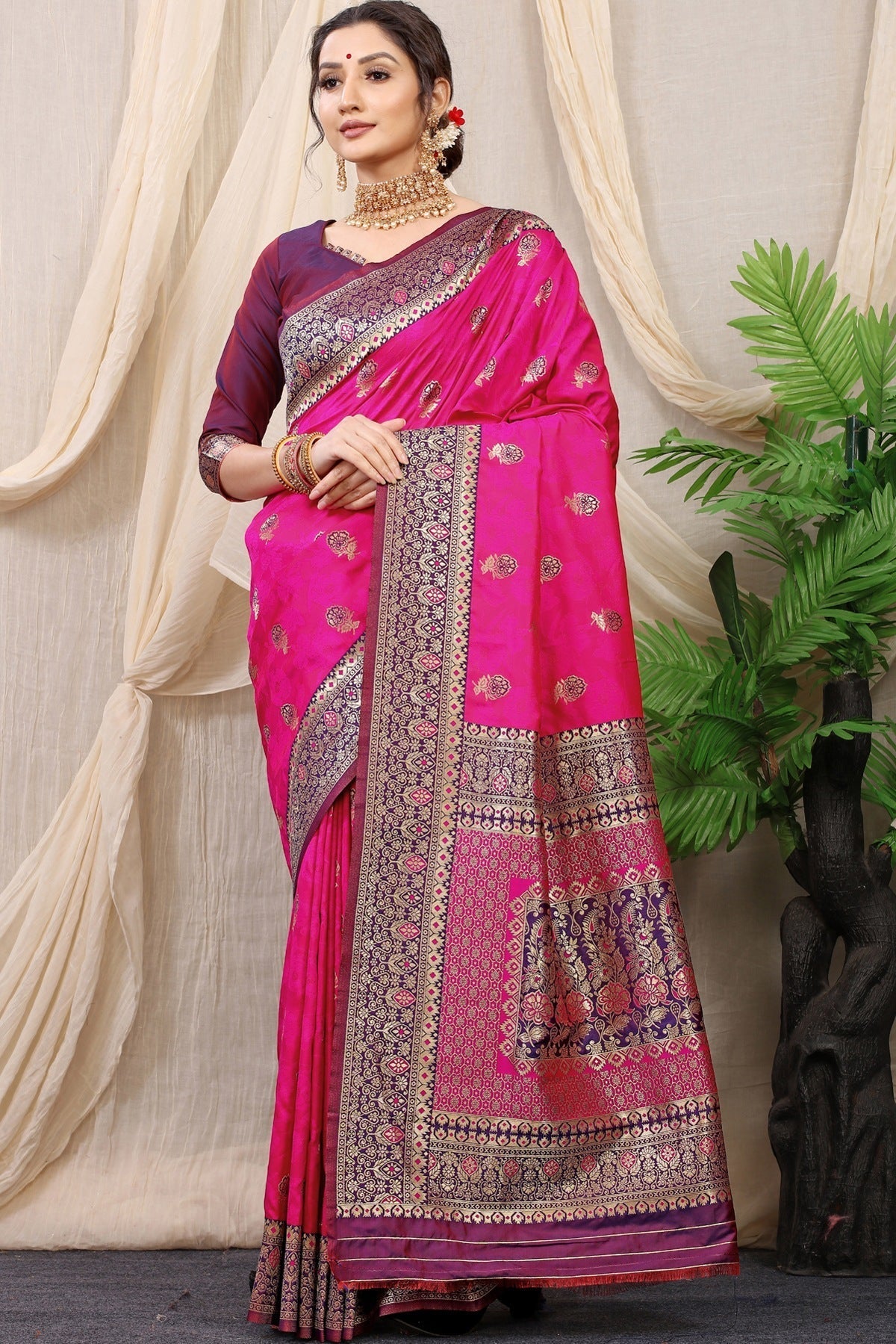 Improbable Dark Pink Banarasi Silk Saree With Redolent Blouse Piece