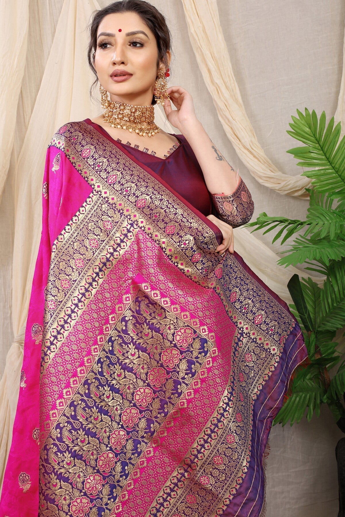 Improbable Dark Pink Banarasi Silk Saree With Redolent Blouse Piece