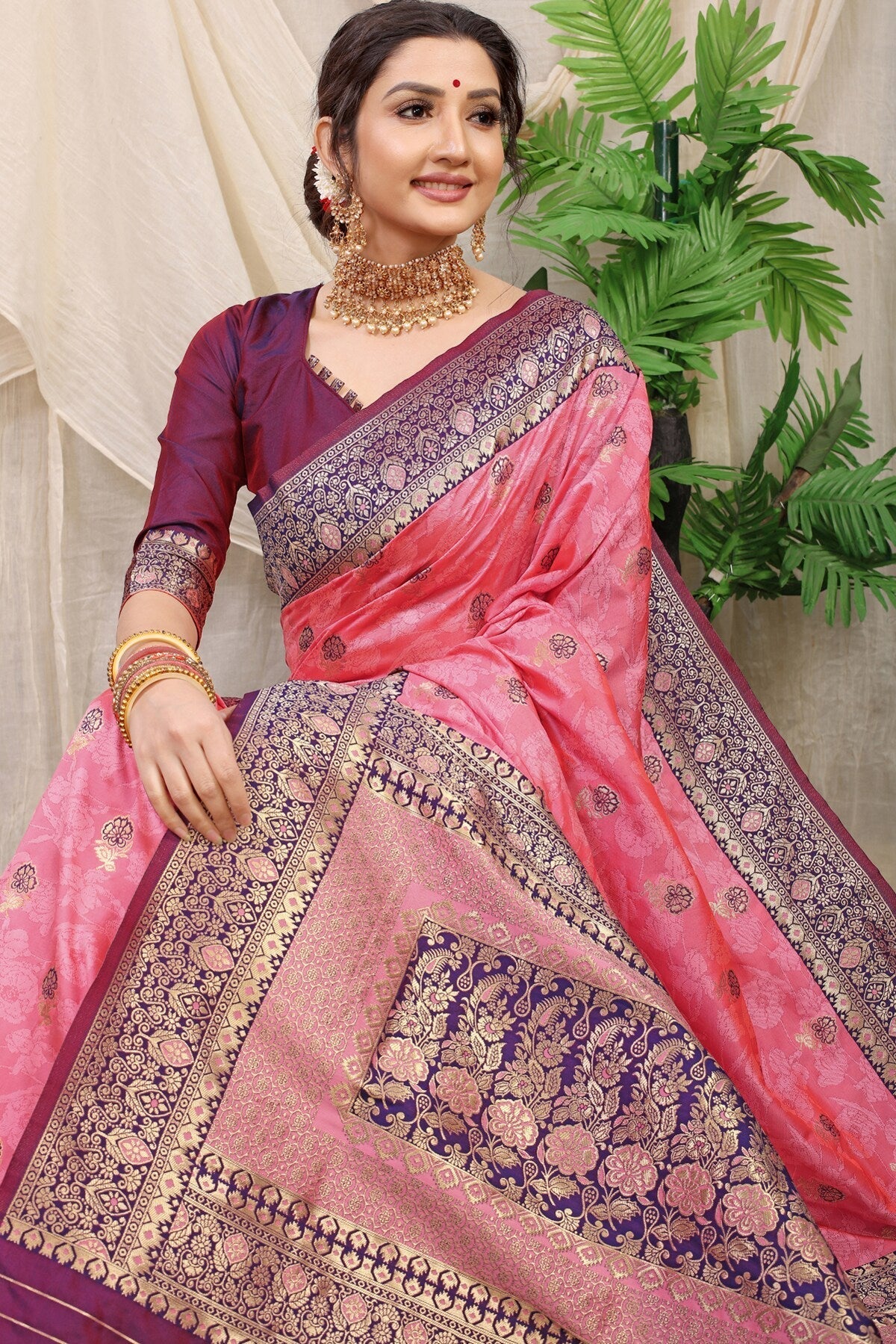 Incomparable Pink Banarasi Soft Silk Saree With Redolent Blouse Piece