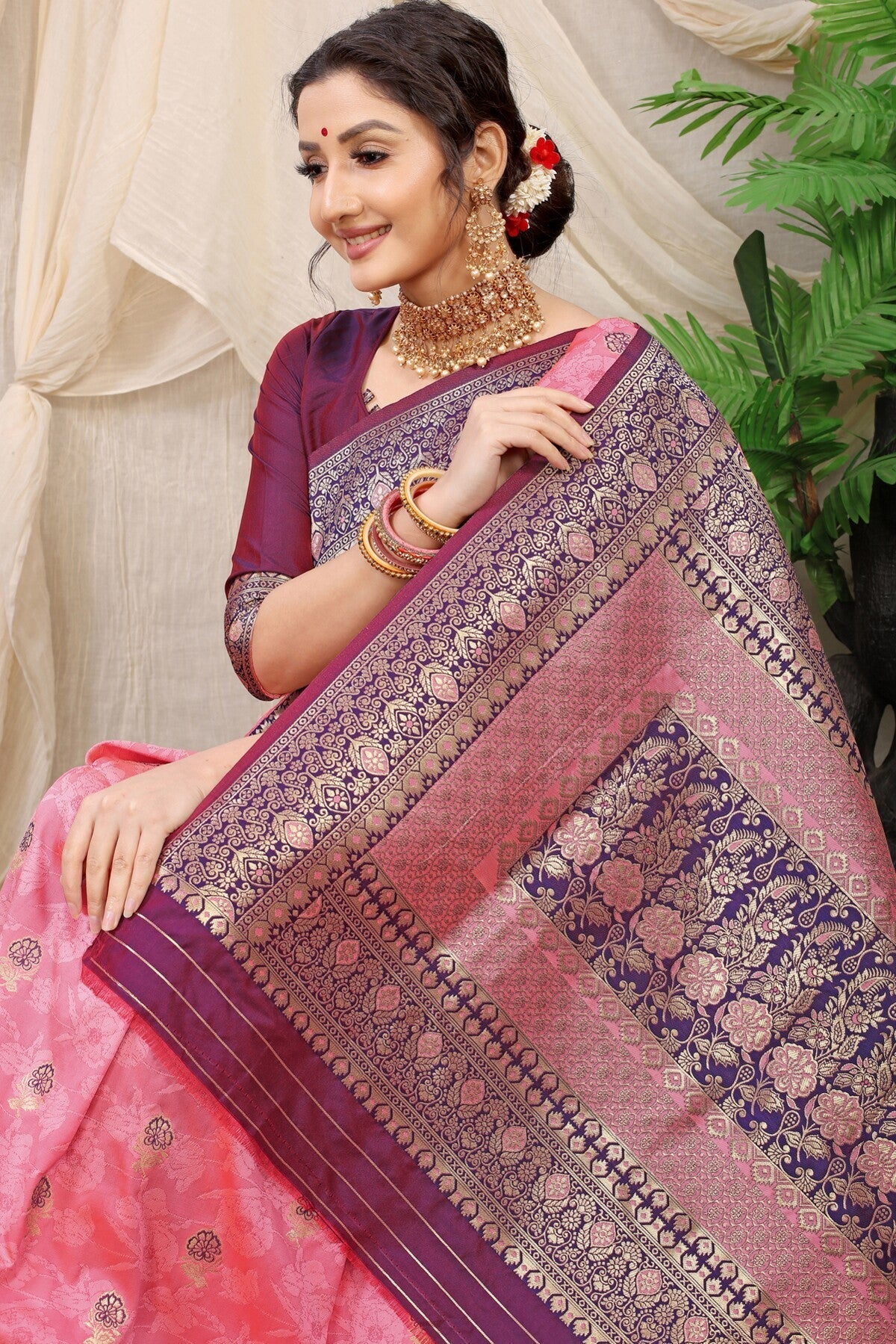 Incomparable Pink Banarasi Soft Silk Saree With Redolent Blouse Piece