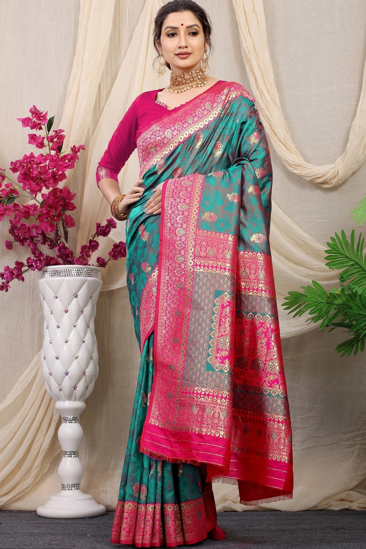 Elaborate Rama Banarasi Silk Saree With Redolent Blouse Piece