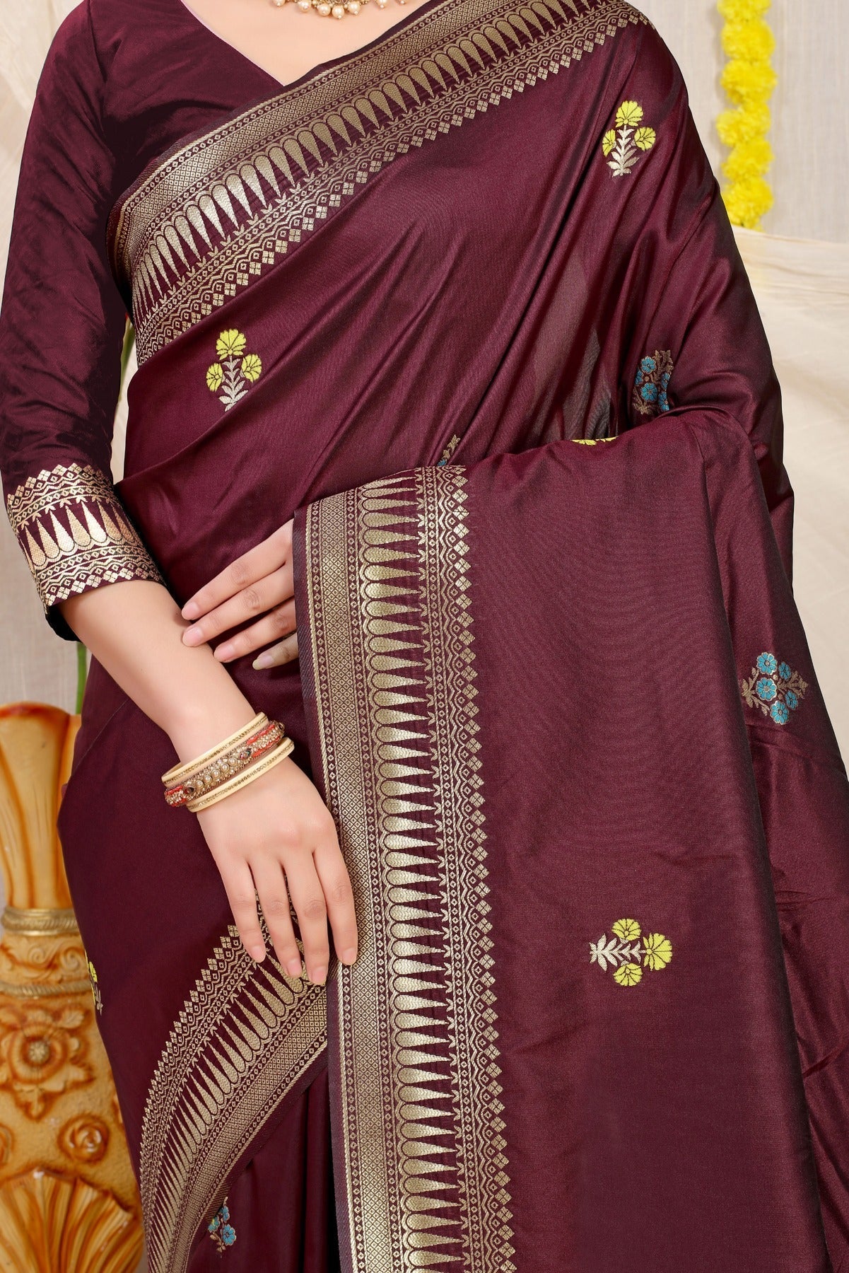 Breathtaking Wine Banarasi Silk Saree With Magnetic Blouse Piece