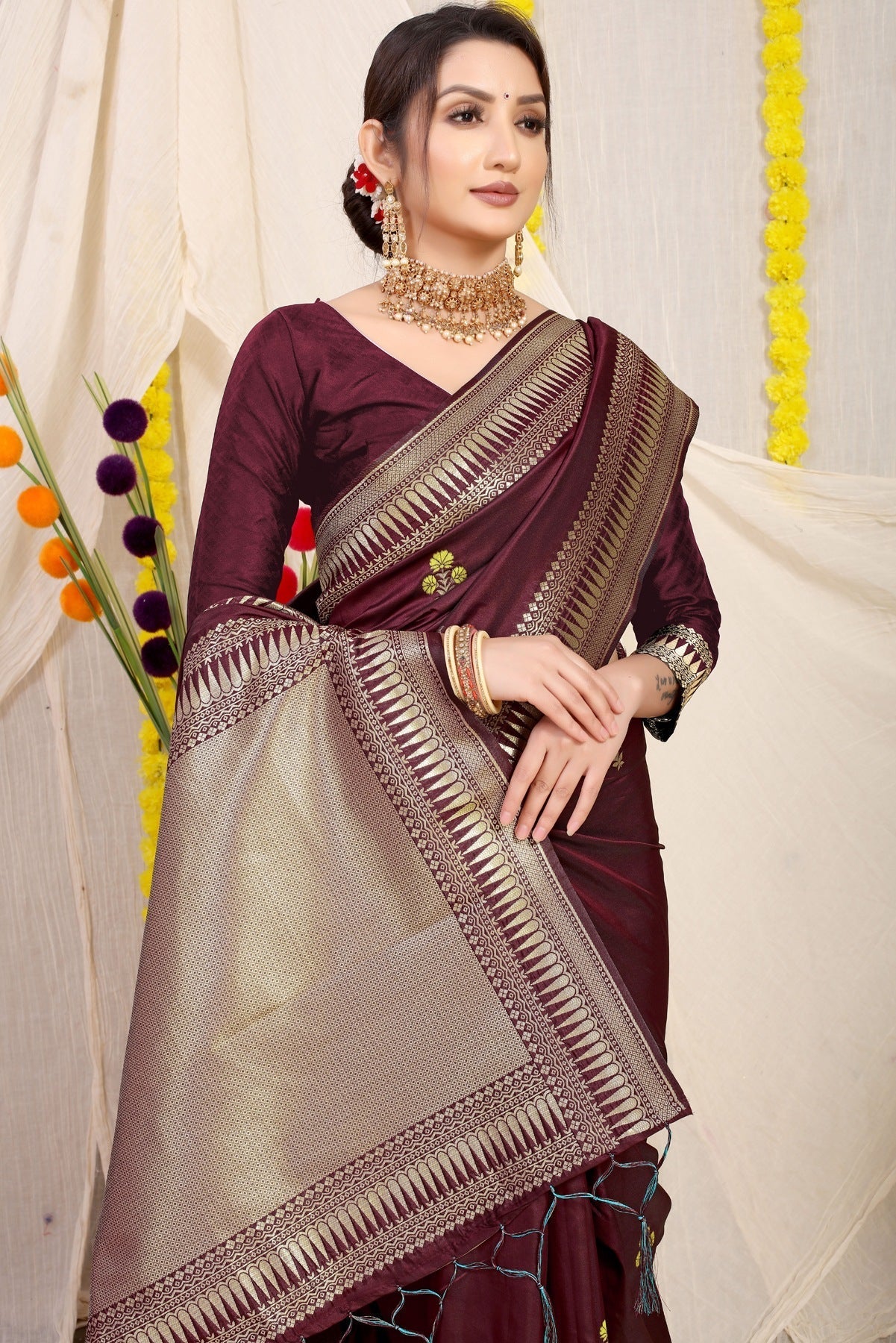 Breathtaking Wine Banarasi Silk Saree With Magnetic Blouse Piece