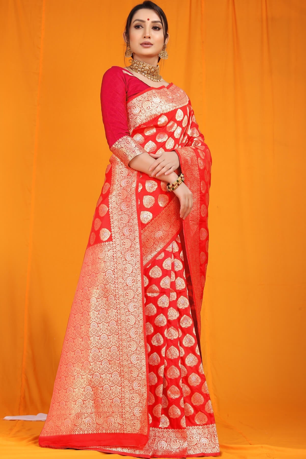 Blooming Red Banarasi Silk Saree With Divine Blouse Piece