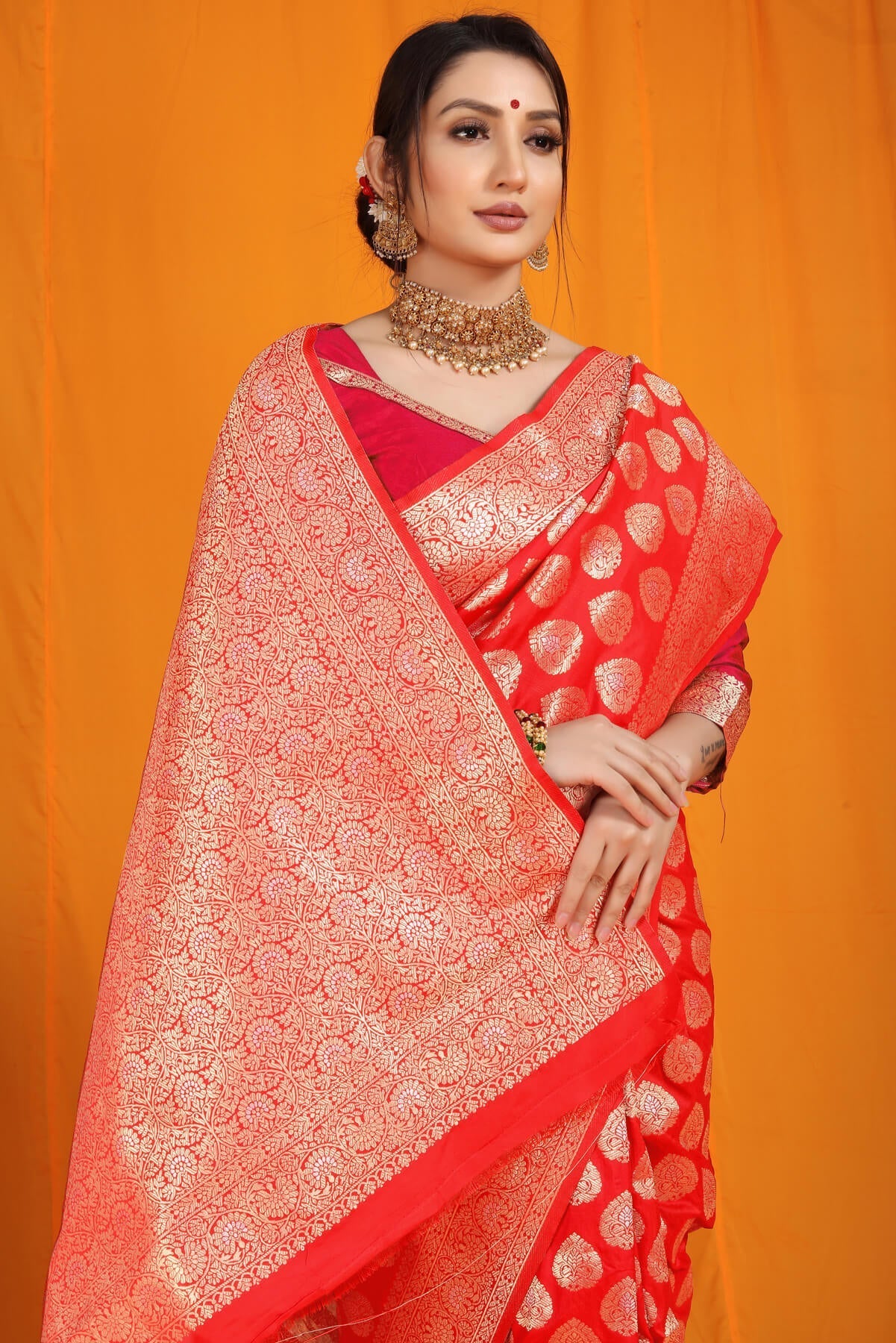 Blooming Red Banarasi Silk Saree With Divine Blouse Piece