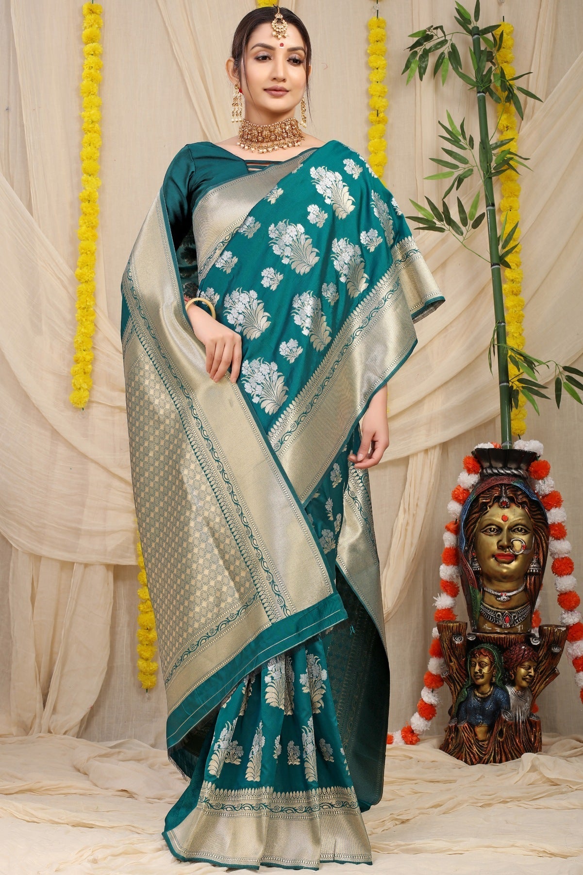 Fantabulous Rama Kanjivaram Silk With Seraglio Blouse Piece