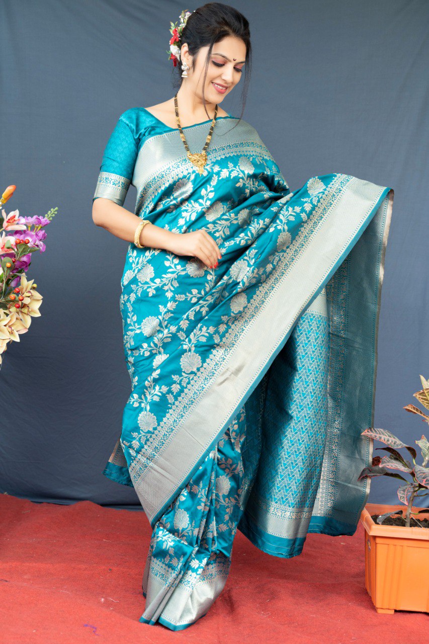 Magnificat Firozi Banarasi Silk Saree With Lissome Blouse Piece