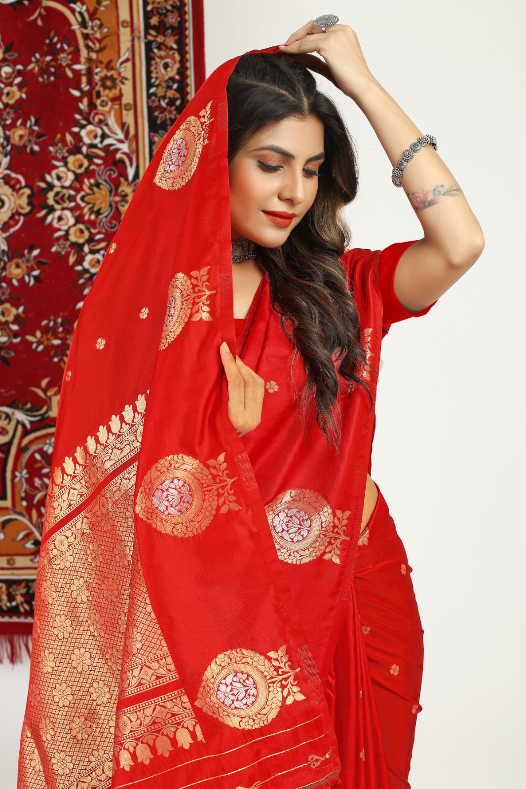 Desiring Red Banarasi Silk Saree With Appealing Blouse Piece