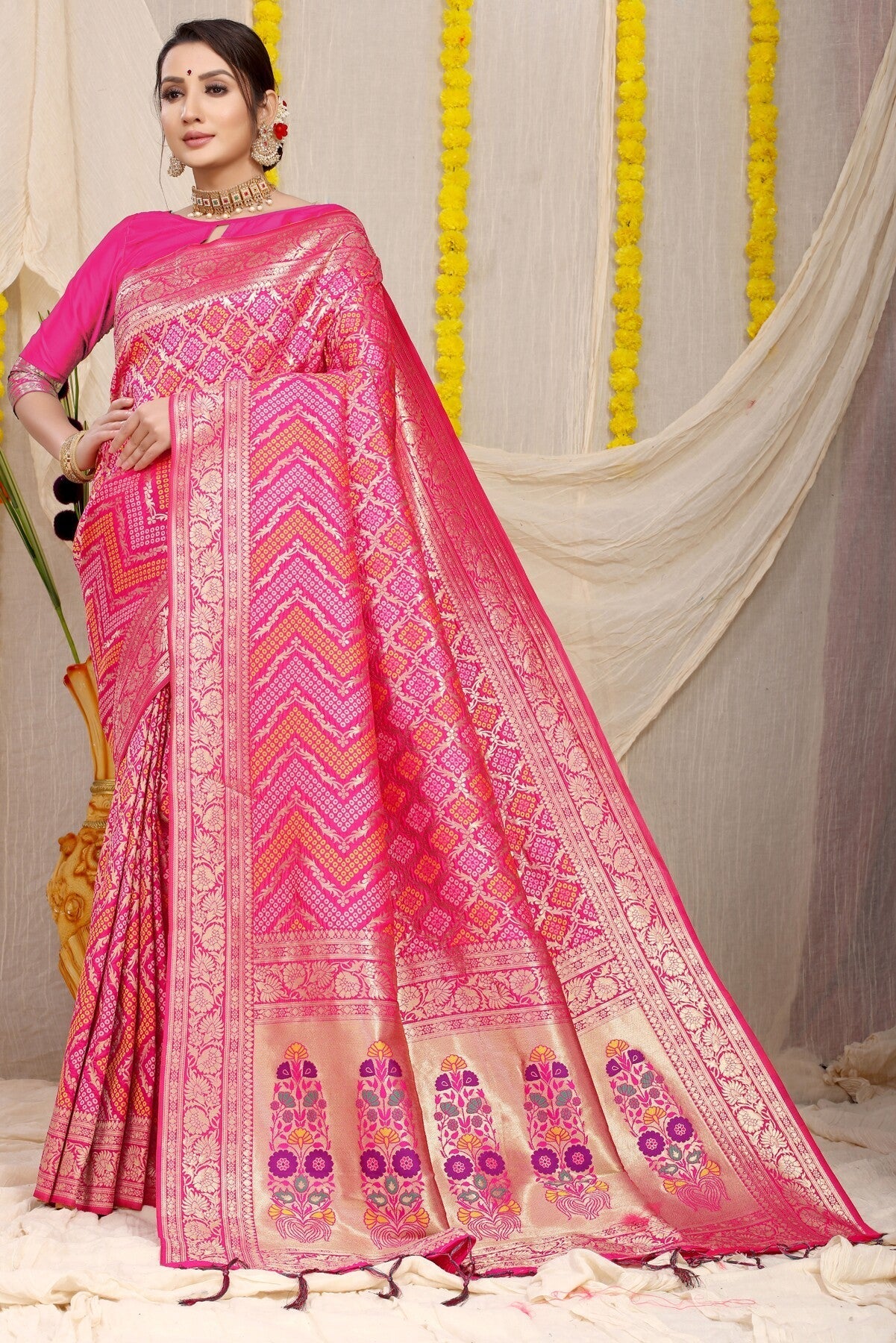 Delectable Dark Pink Soft Banarasi Silk Saree With Beautiful Blouse Piece