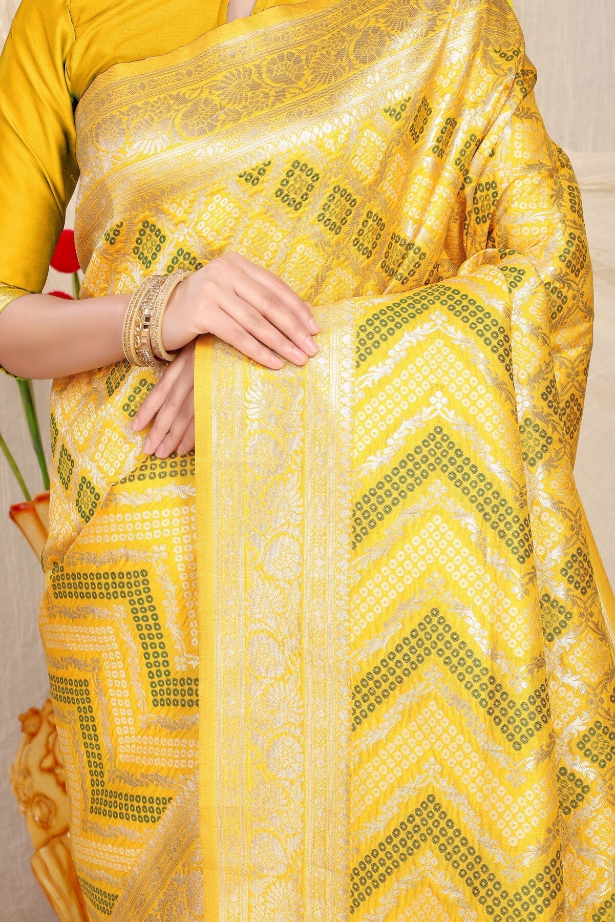 Imbrication Yellow Soft Banarasi Silk Saree With Beautiful Blouse Piece