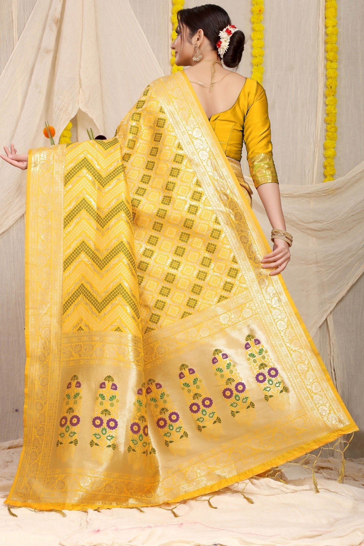 Imbrication Yellow Soft Banarasi Silk Saree With Beautiful Blouse Piece