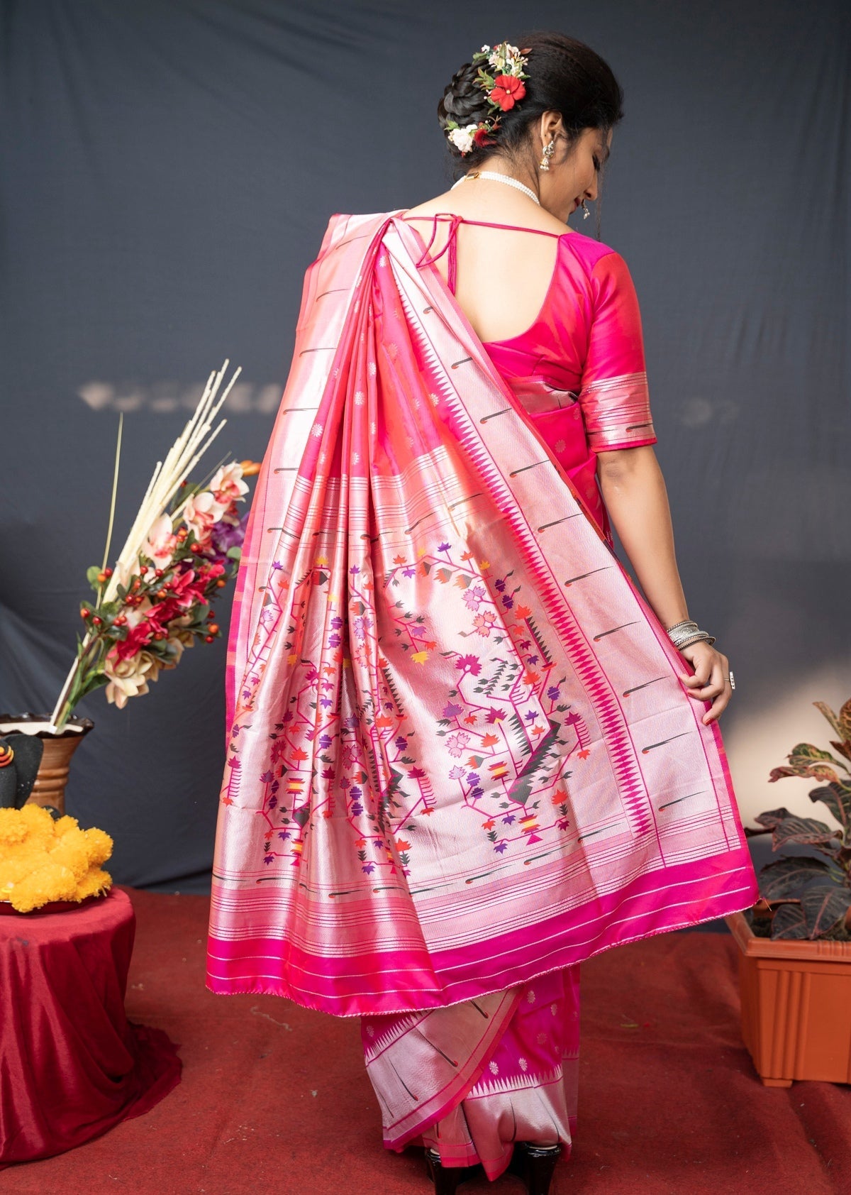 Extraordinary Dark Pink Paithani Silk Saree With Magnetic Blouse Piece