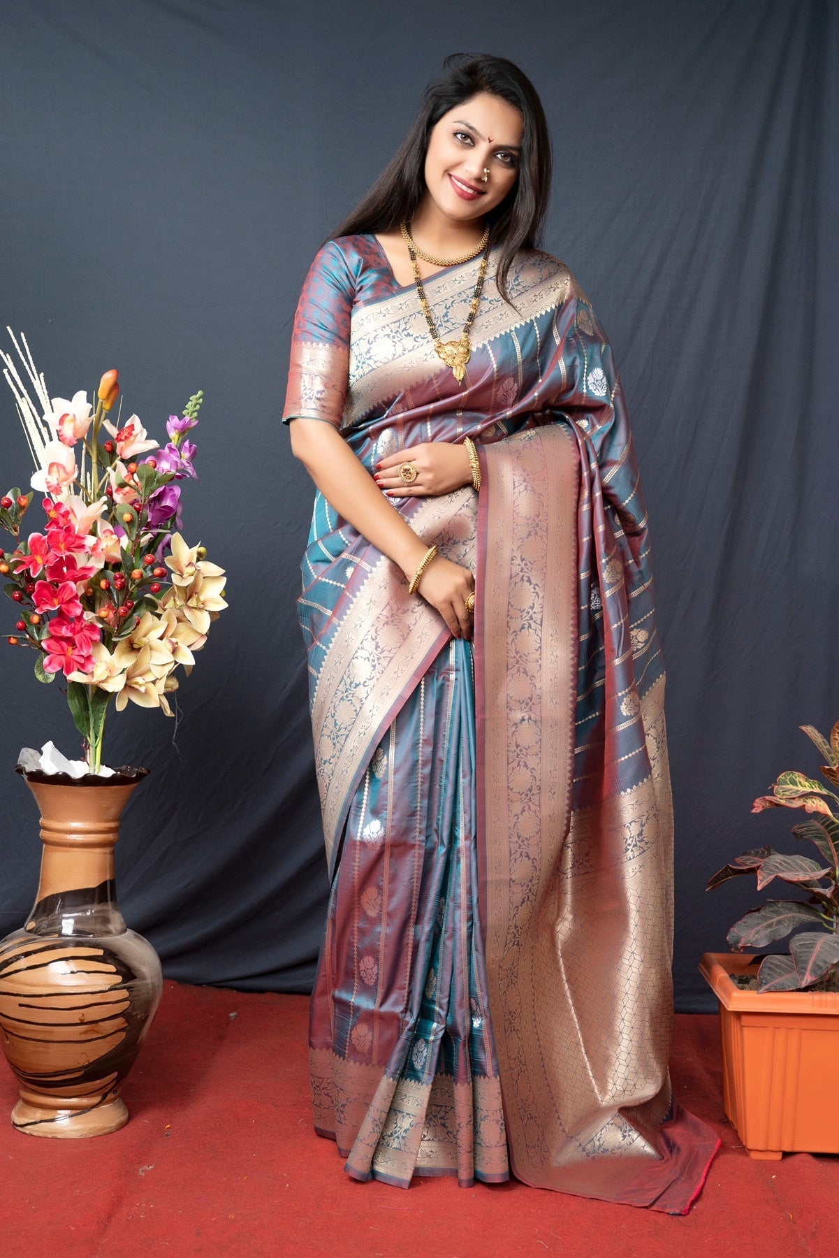 Lovely Grey Banarasi Silk Saree With Pretty Blouse Piece