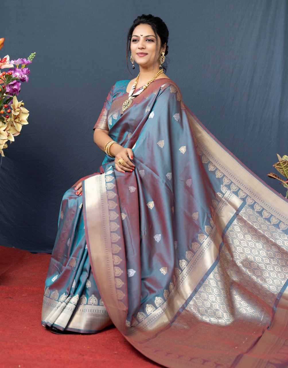 Gratifying Grey Banarasi Silk Saree With Classic Blouse Piece