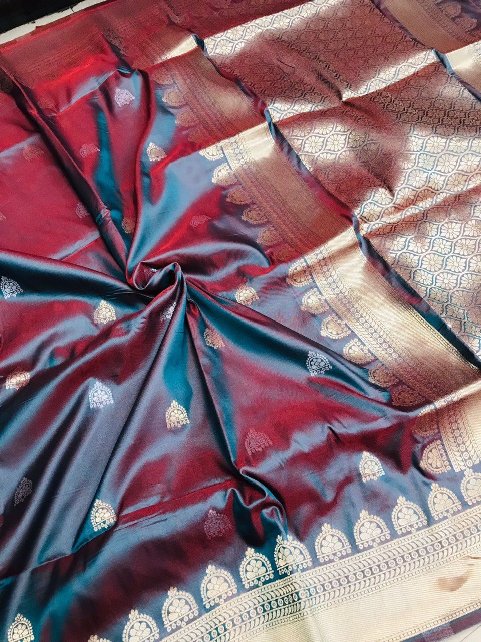 Gratifying Grey Banarasi Silk Saree With Classic Blouse Piece