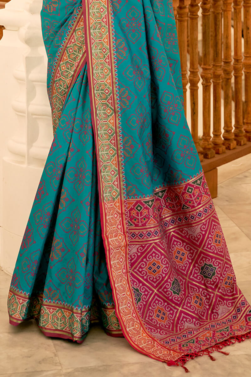 Classy Rama Patola Silk Saree with Skinny Blouse Piece