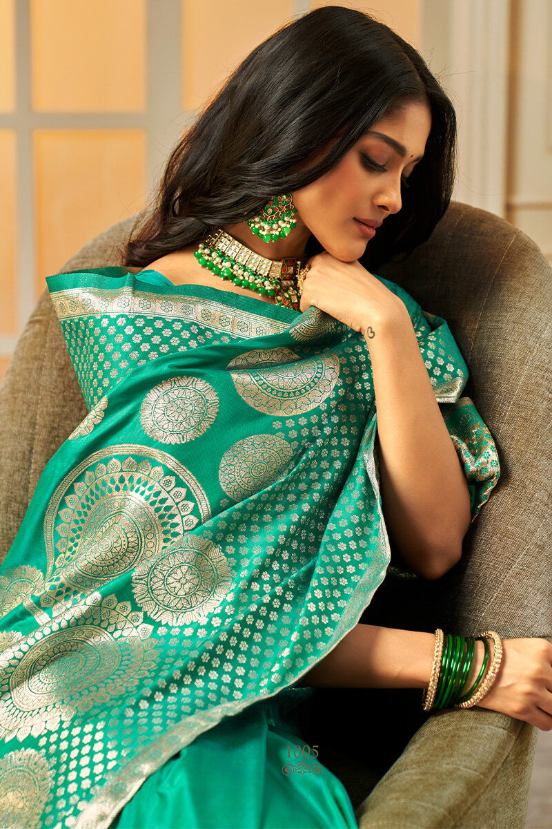 Lissome Sea Green Soft Banarasi Silk Saree With Redolent Blouse Piece