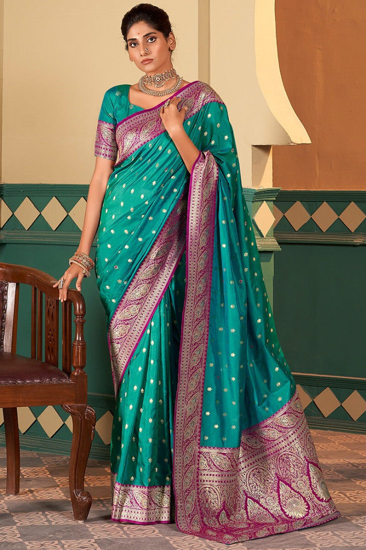 Ineffable Rama Soft Banarasi Silk Saree With Beguiling Blouse Piece