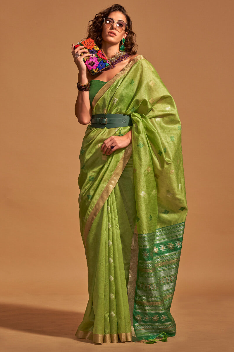 Beautiful Green Soft Banarasi Silk Saree With Mesmerising Blouse Piece