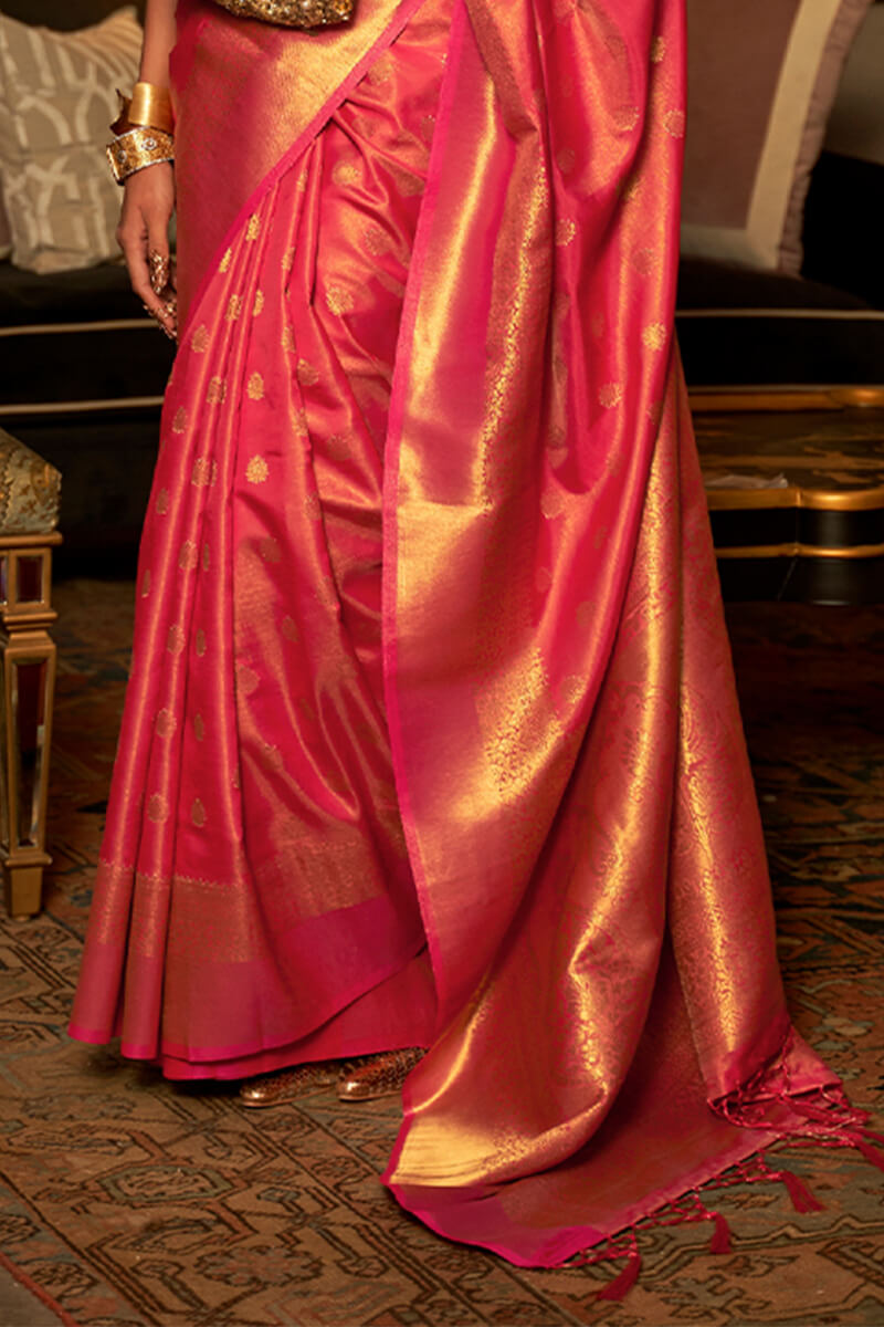 Adorning Dark Pink Kanjivaram Silk Saree With Invaluable Blouse Piece