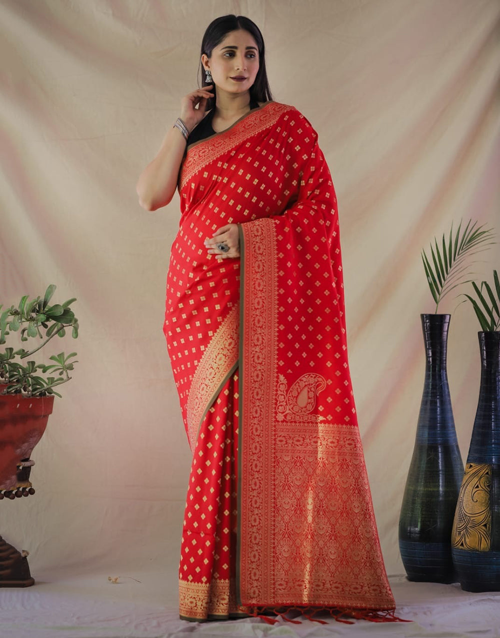 Castleton Red Banarasi Silk Saree With Zari Weaving Work