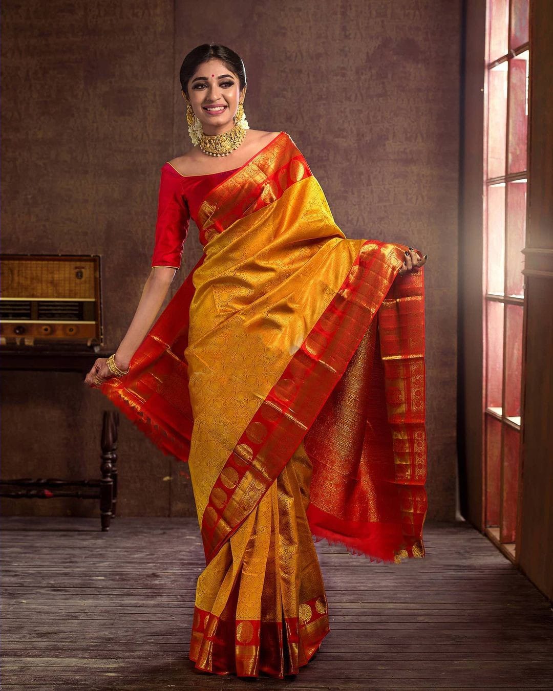 Adorning Yellow Soft Banarasi Silk Saree With Flattering Blouse Piece