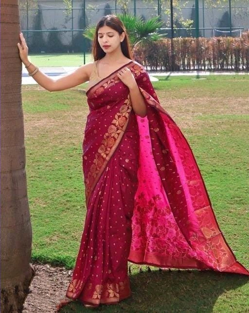 Incredible Dark Pink Soft Banarasi Silk Saree With Beleaguer Blouse Piece