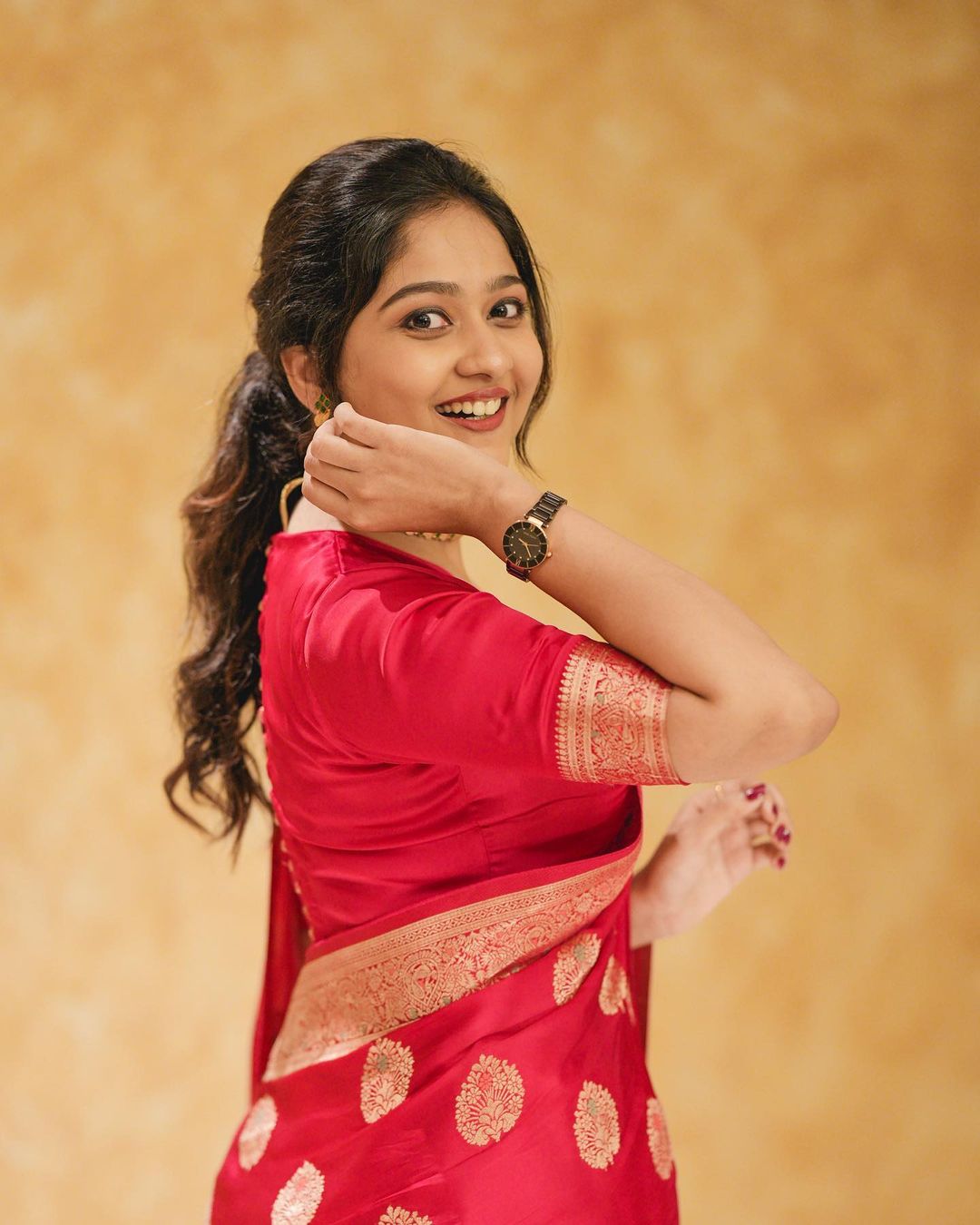 A glam Red Soft Silk Saree With Classic Blouse Piece