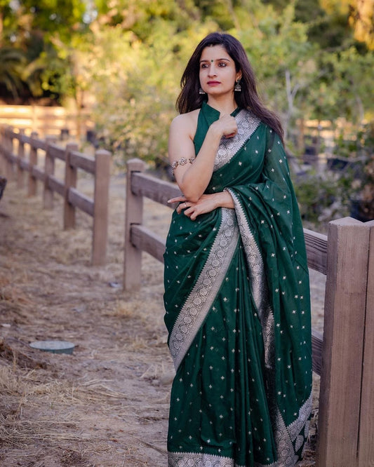 Attractive Green Cotton Silk Saree With Sensational Blouse Piece