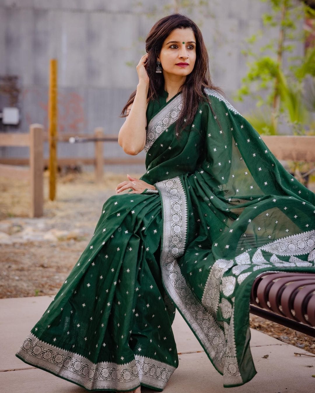 Attractive Green Cotton Silk Saree With Sensational Blouse Piece