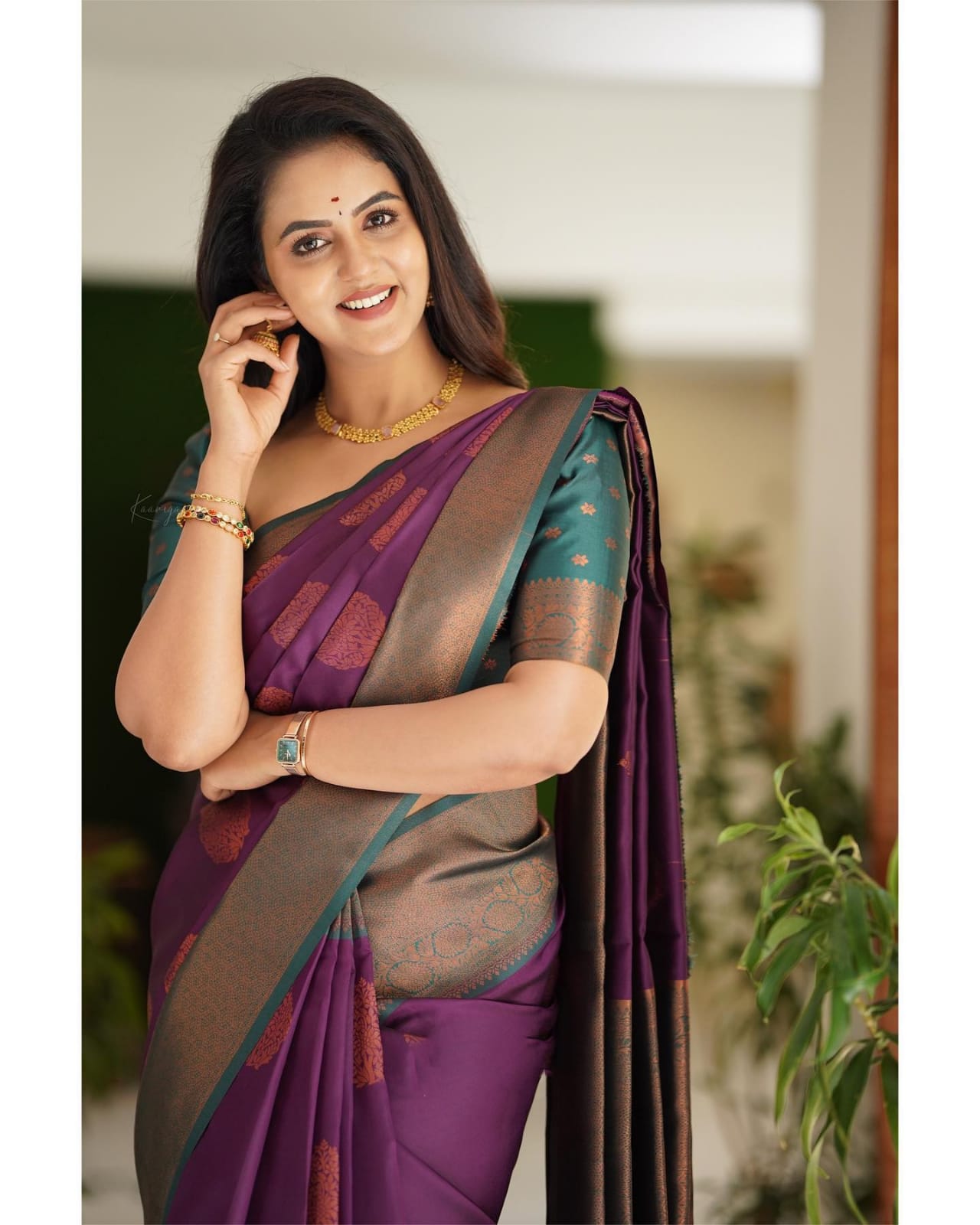 Gratifying Purple Soft Silk Saree With Snazzy Blouse Piece