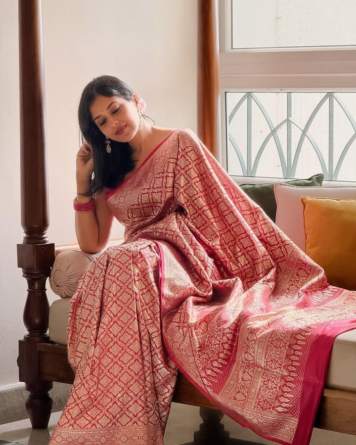 Admirable Dark Pink Soft Silk Saree With Evocative Blouse Piece