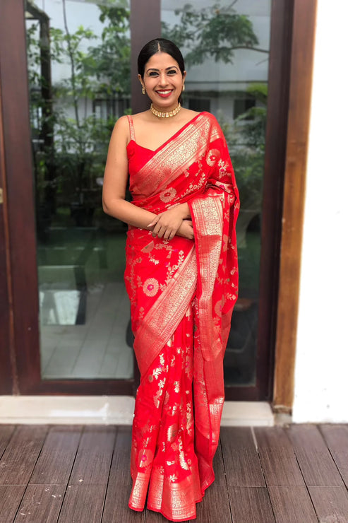 Beautiful Red Soft Silk Saree With Traditional Blouse Piece