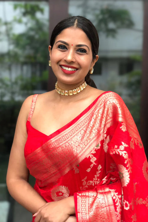 Beautiful Red Soft Silk Saree With Traditional Blouse Piece