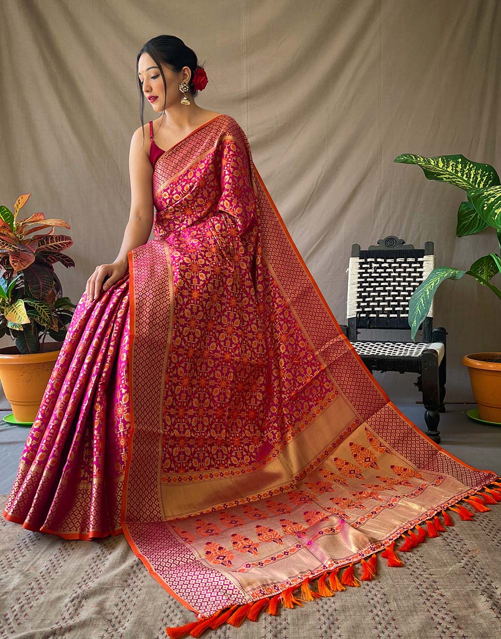 Fancy Pink Colour Patola Silk Zari Weaving  Saree